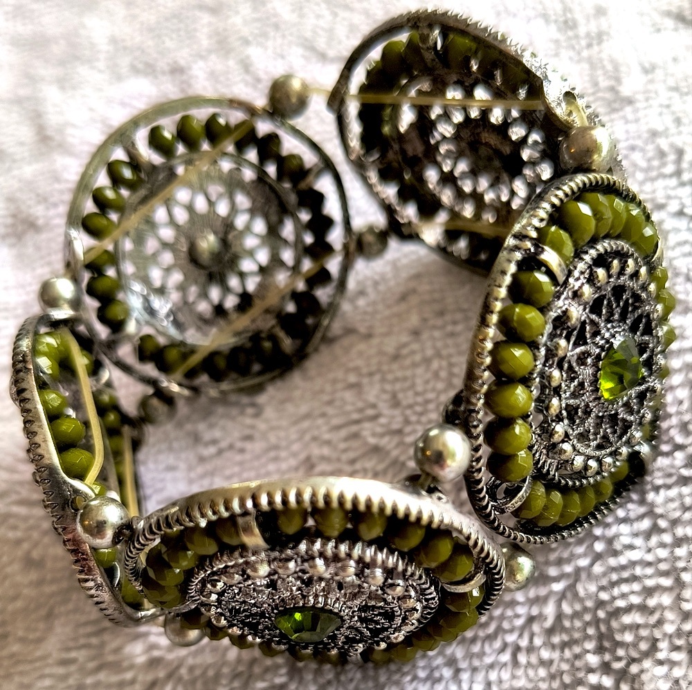 Silver and Green Beaded Filigree Stretch Bracelet